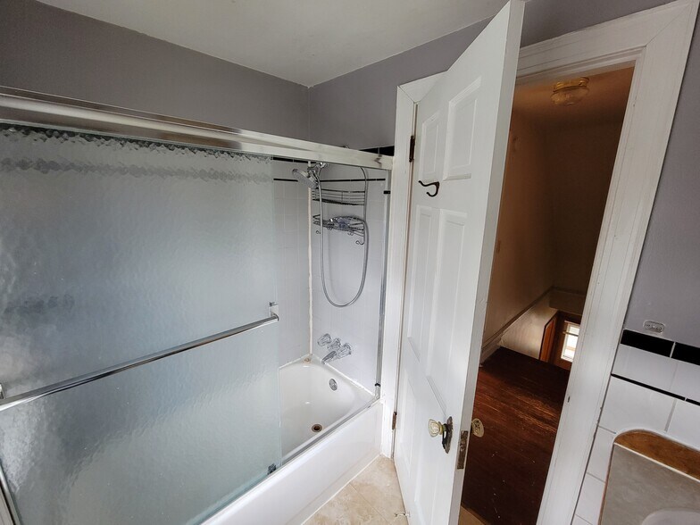 Building Photo - 4317 Duneden Ave