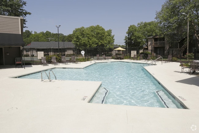 Primary Photo - Haywood Pointe Apartments