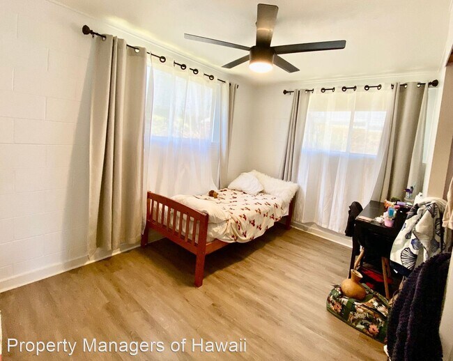 Building Photo - 3 br, 1.5 bath House - 1034 Palolo Place