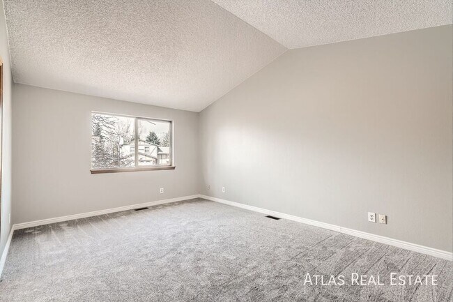 Building Photo - 8465 Freemantle Dr