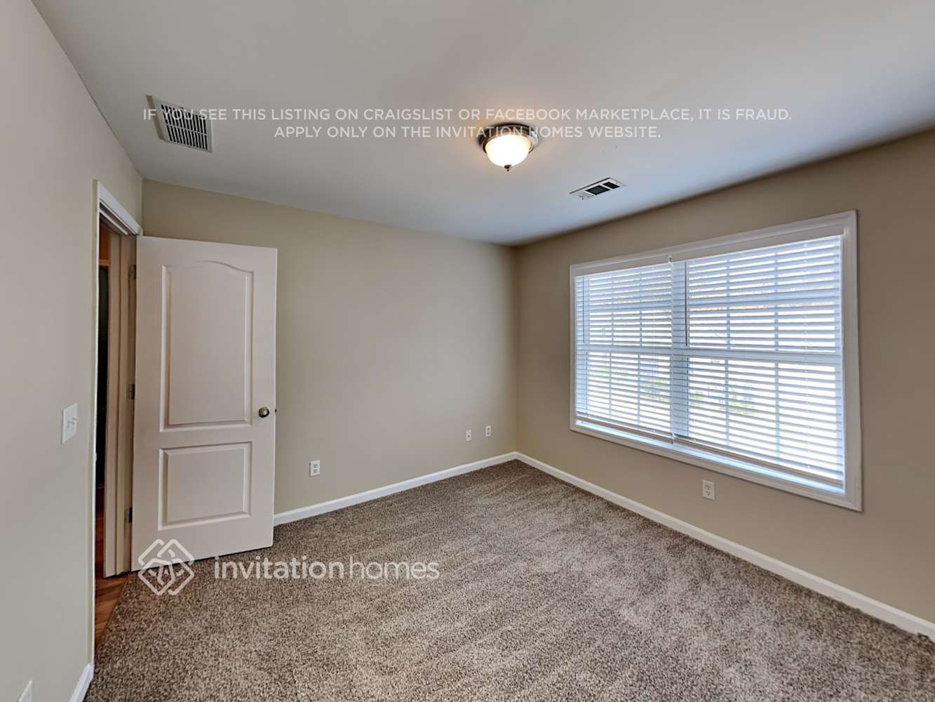 Building Photo - 169 Hawthorn Dr