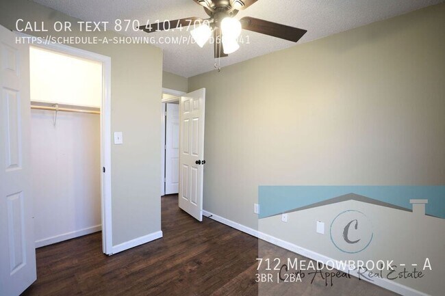 Building Photo - 712 Meadowbrook St