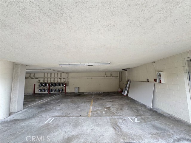 Building Photo - 251 N Oakland Ave