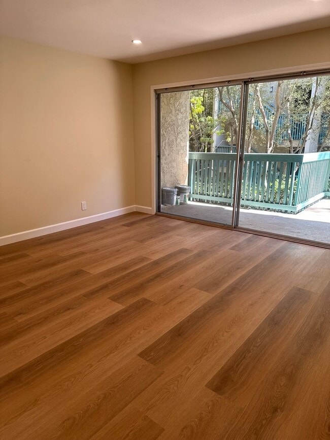 Building Photo - 576 N Bellflower Blvd