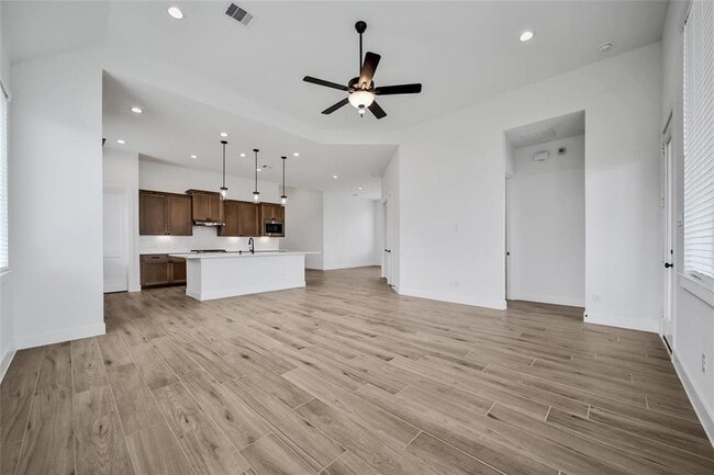 Building Photo - 13107 Wood Leaf Pk