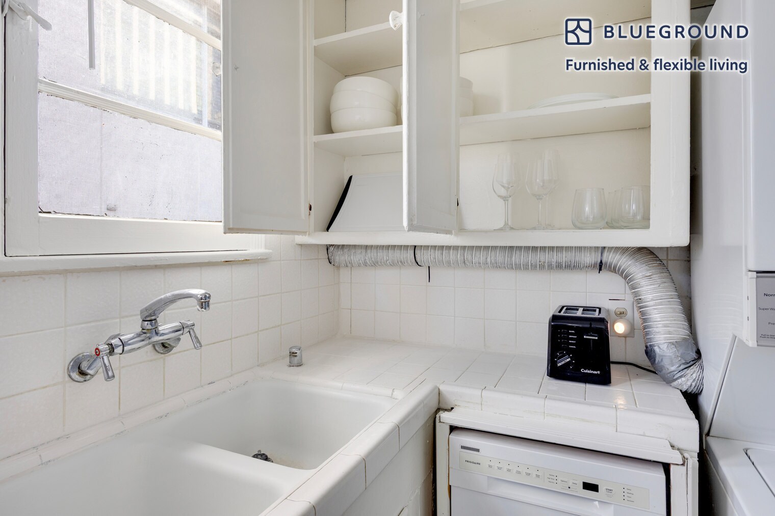 Building Photo - 135 S Reeves Dr