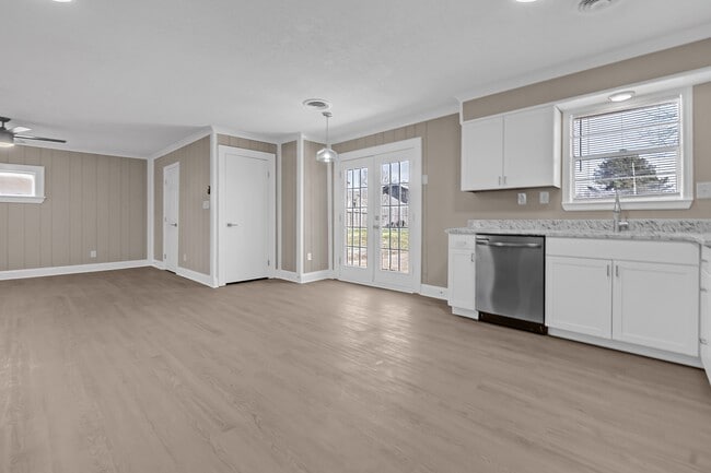 Building Photo - 8254 Whitebrook Dr