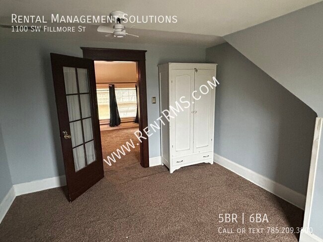 Building Photo - 1100 SW Fillmore St