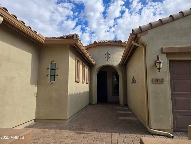 Building Photo - 4540 E Portola Valley Dr