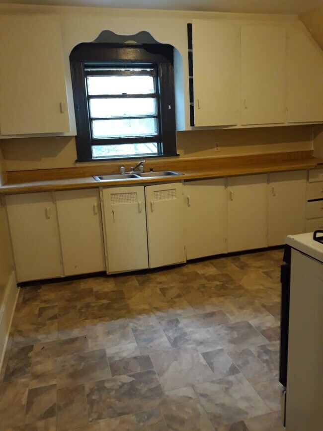 Building Photo - 57 Rialto St