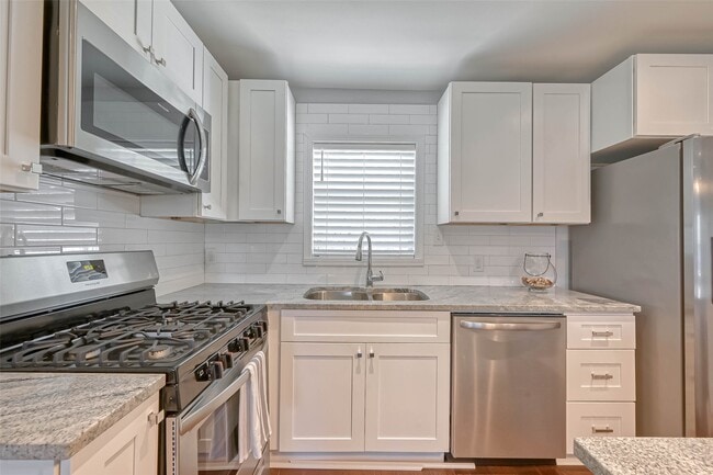 Building Photo - 3818 Noah St