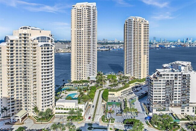 Building Photo - 848 Brickell Key Dr