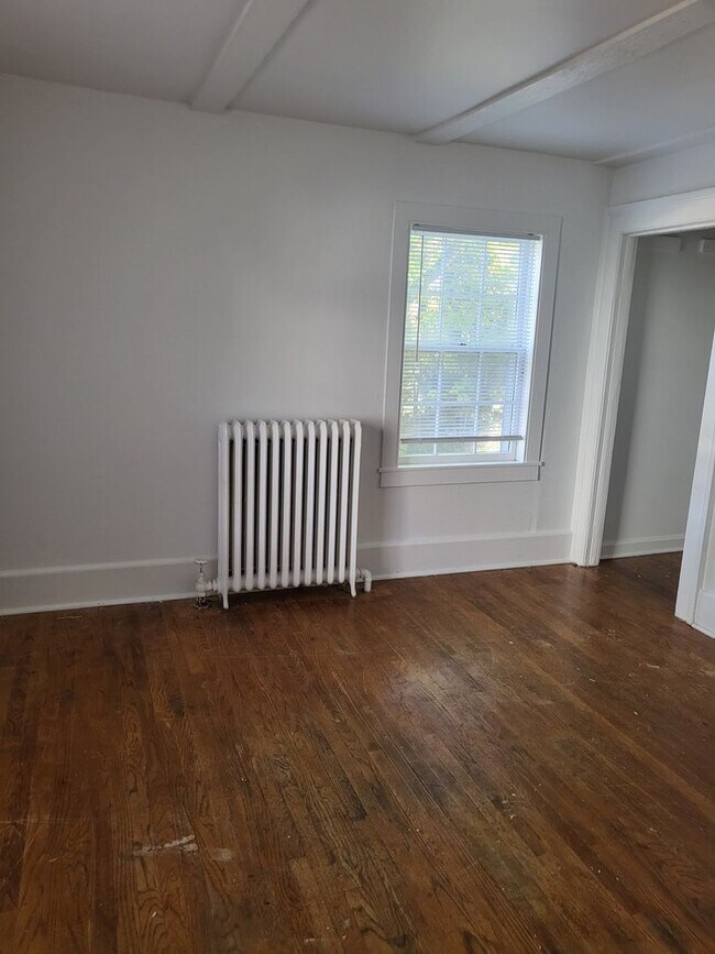 Building Photo - 118 College Pl