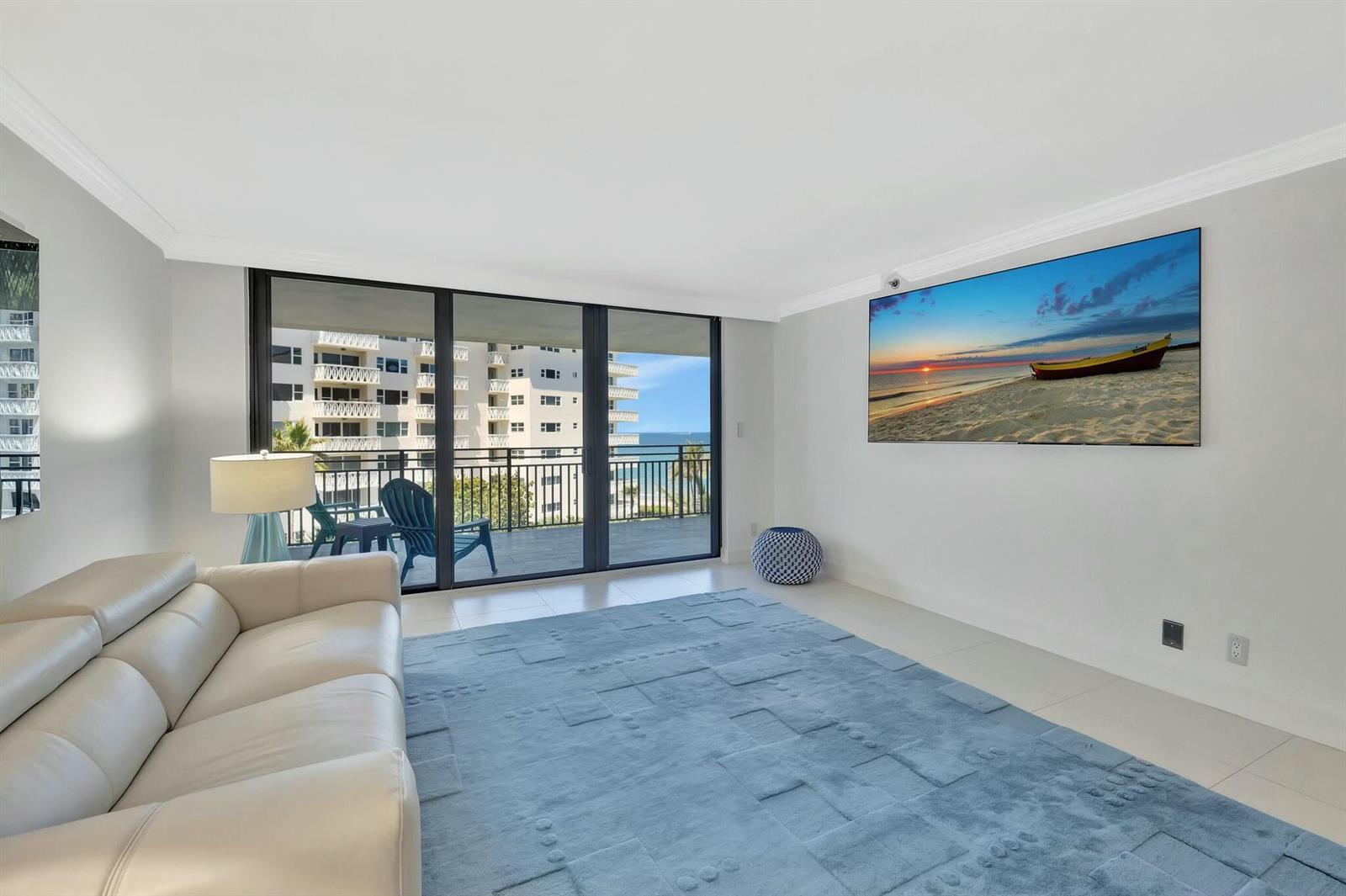 Building Photo - 1167 Hillsboro Mile