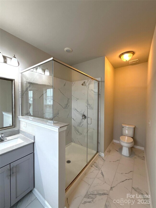 Building Photo - 1138 Doveridge St