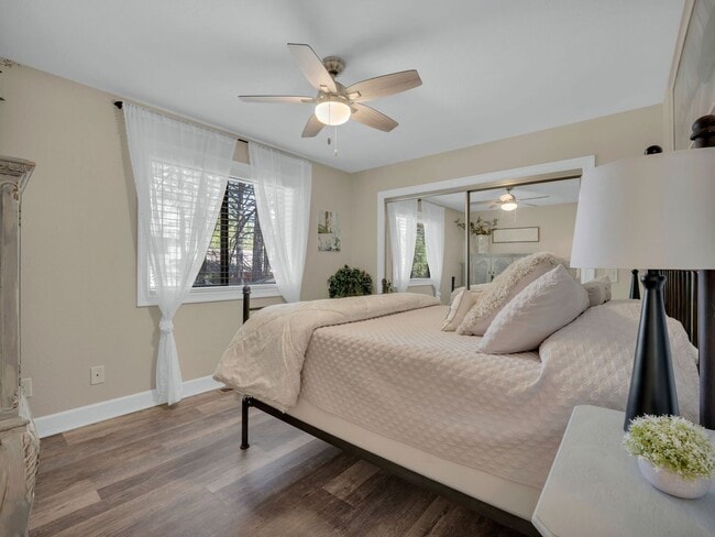 Building Photo - Gorgeous Country Club Rental