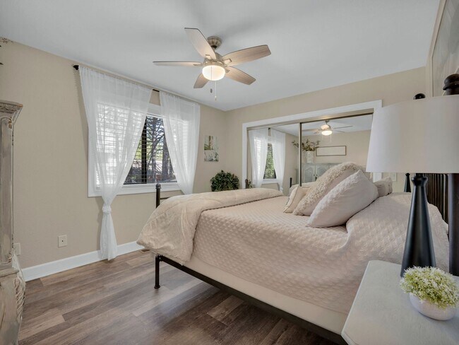 Building Photo - Gorgeous Furnished Country Club Rental