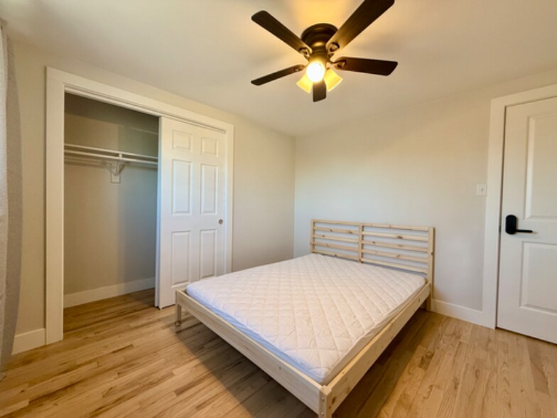 Building Photo - 9989 Dodge Dr