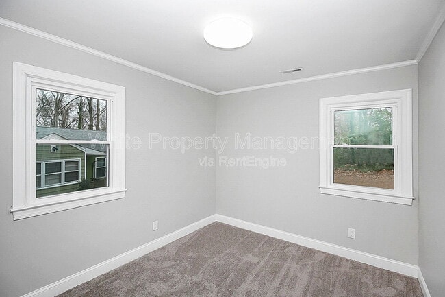 Building Photo - 604 Westwood Cir