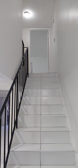 Building Photo - 140 NW 87th Ave