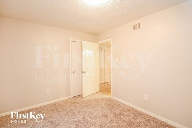 Building Photo - 11814 Perry Rd