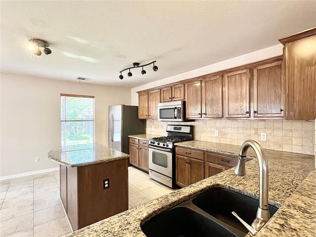Building Photo - 2805 Nandina St