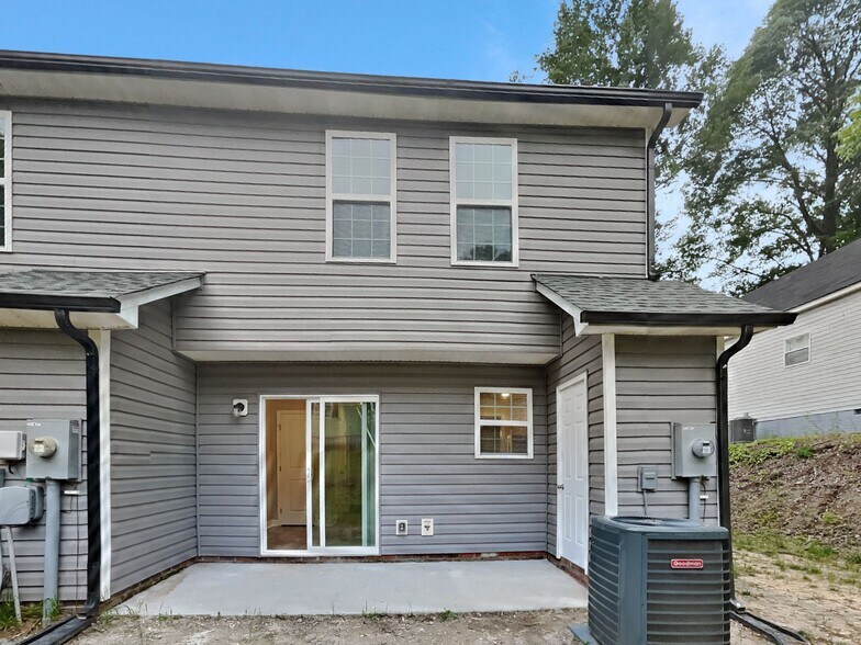 Building Photo - 202 Young Ave SW