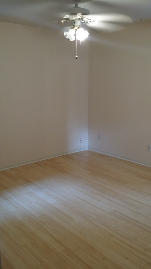 Building Photo - Available Mid August- 3bd, 2ba home with C...
