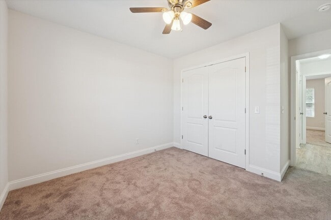 Building Photo - AVAILABLE NOW! (Pet Friendly)