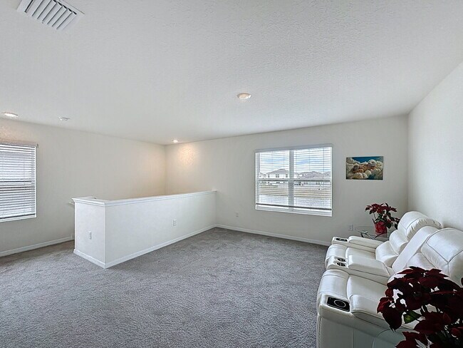 Building Photo - 8379 Ender Hls Dr