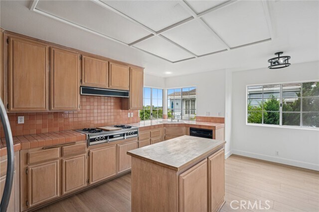 Building Photo - 3631 Geranium Ave