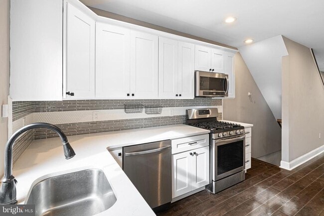 Building Photo - 2050 Mountain St