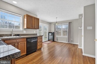 Building Photo - 8813 Francesca Dr