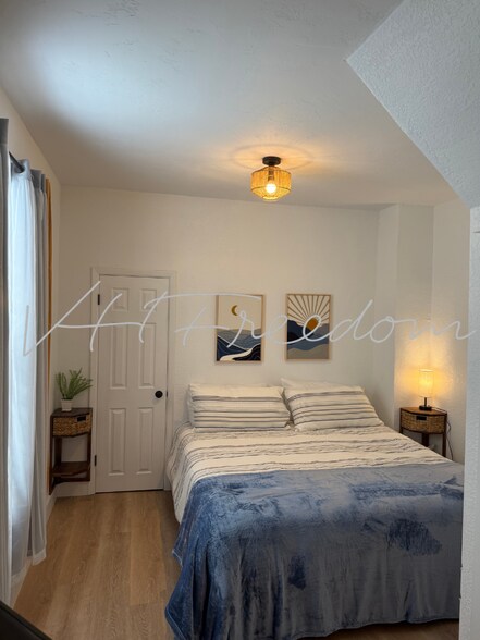 Building Photo - 826 7th Ave N