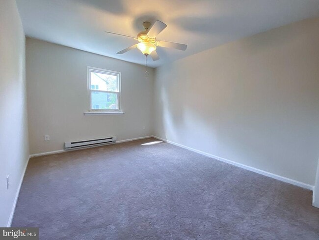 Building Photo - 366 Bala Terrace E