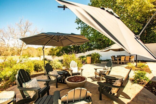 Building Photo - Beautiful Wine Country Home