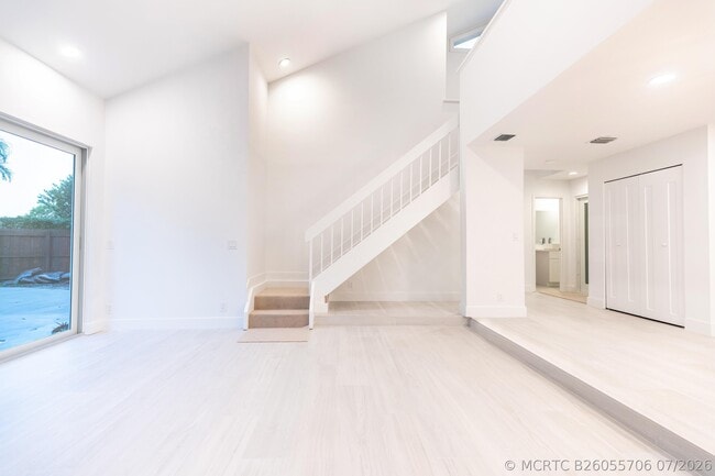 Building Photo - 7860 Stanway Pl