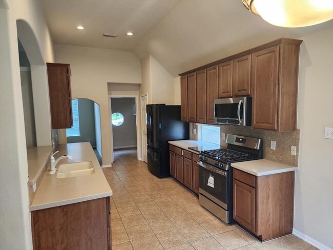 Building Photo - 6411 Briar Moss Ln