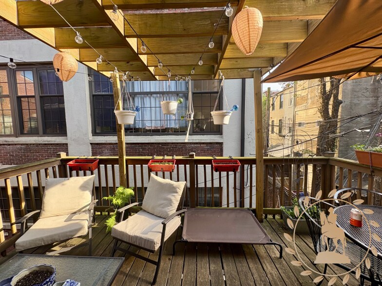 Building Photo - 211 E Mt Royal Ave