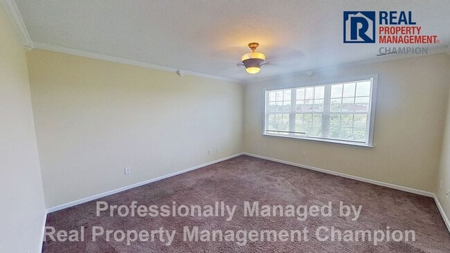 Building Photo - Charming 4 BD/2.5 BA with Wrap Around Porc...