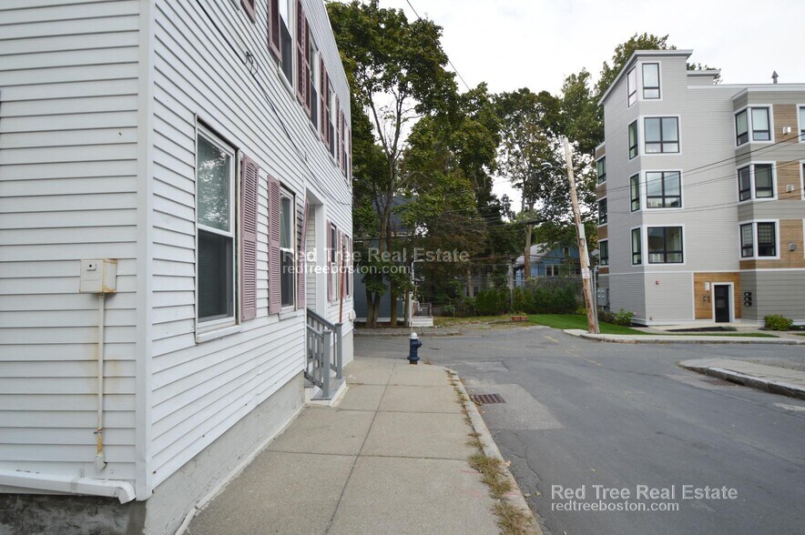 Building Photo - 10 Leverett St