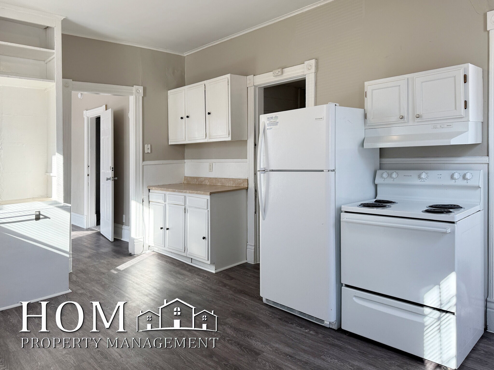 Building Photo - 229 Center St