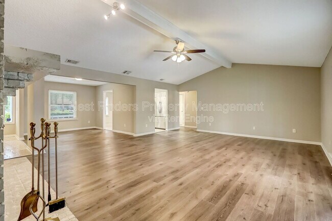 Building Photo - 10855 Mandarin Station Dr W