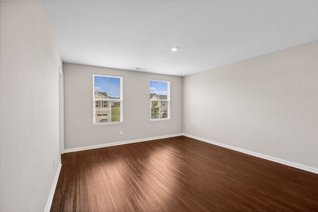 Building Photo - ?Beautifully F?resh Painted Carpetless 4-B...