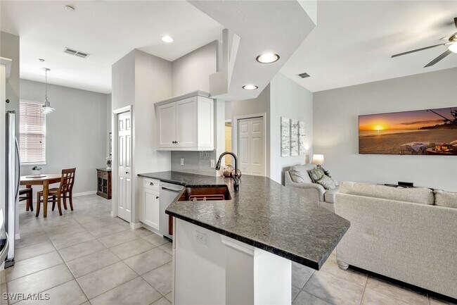 Building Photo - 12607 Fox Ridge Dr