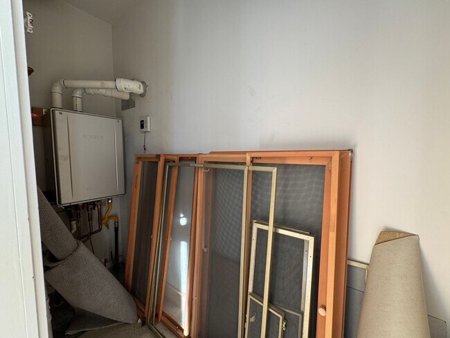 Building Photo - Breathtaking views of Chuckanut Bay!!