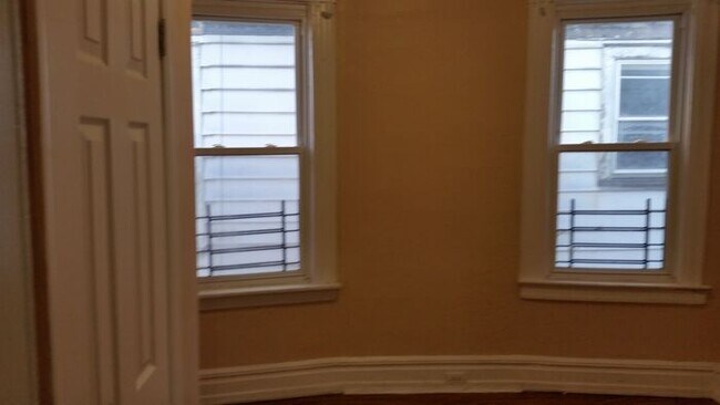 Building Photo - 243 N 11th St