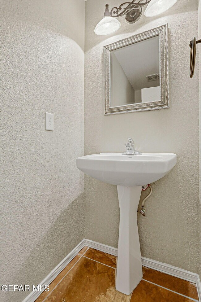 Building Photo - 6398 Franklin Summit Drive