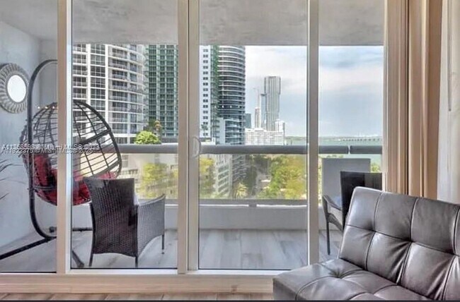 Building Photo - 1717 N Bayshore Dr