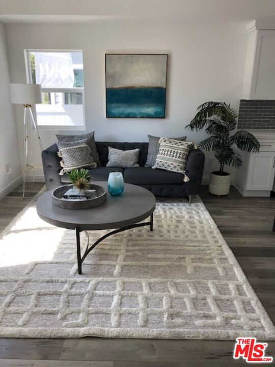 Building Photo - 3946 S Budlong Ave